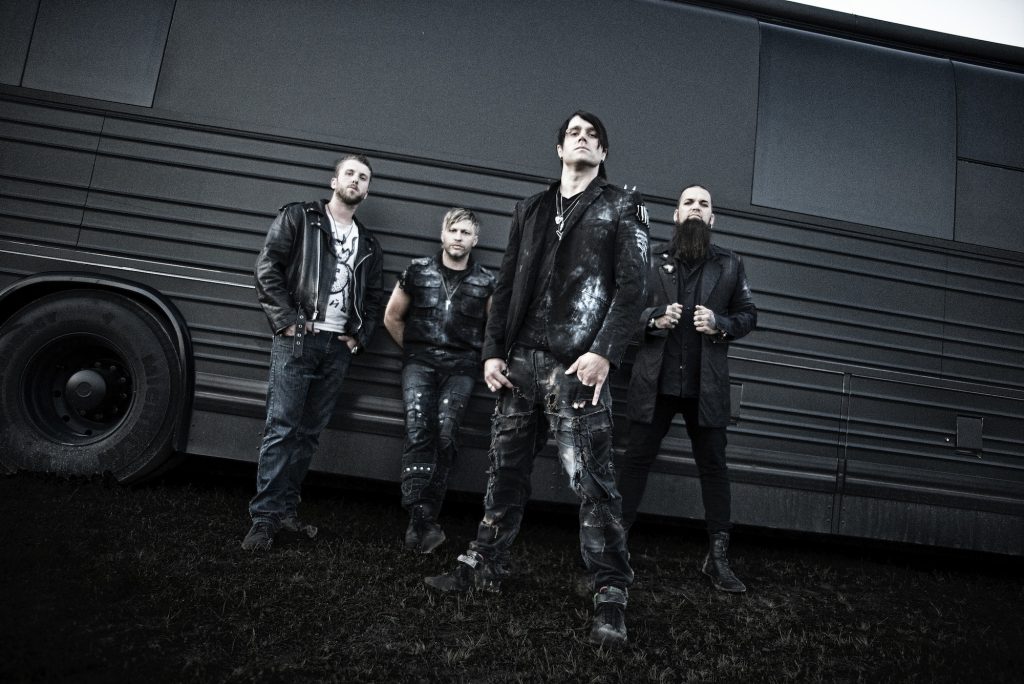 Three Days Grace kommen