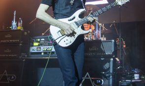 Steve Vai 21