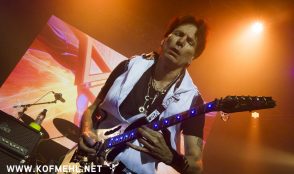 Steve Vai 4