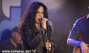 Sari Schorr 39